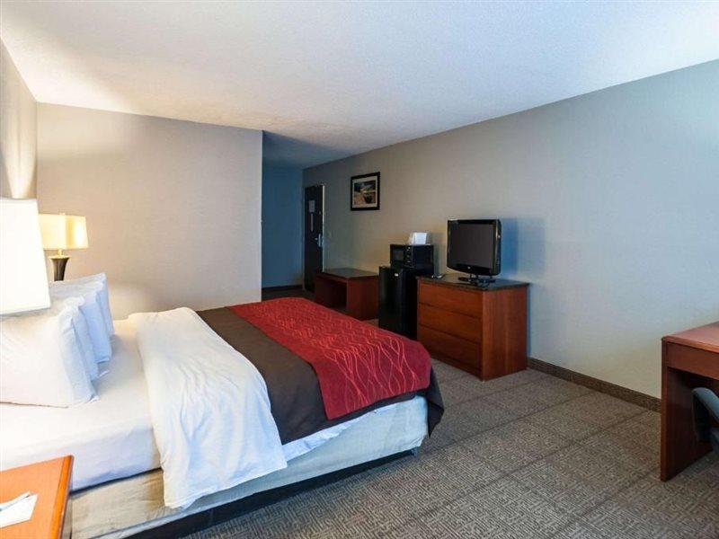 Quality Inn Solomons - Beacon Marina Экстерьер фото