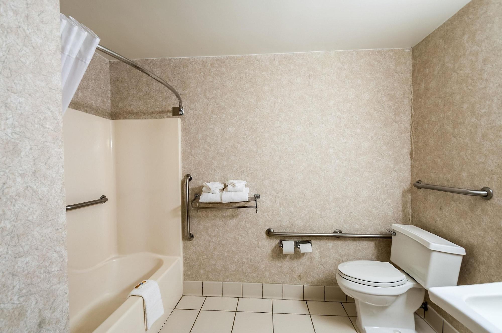 Quality Inn Solomons - Beacon Marina Экстерьер фото